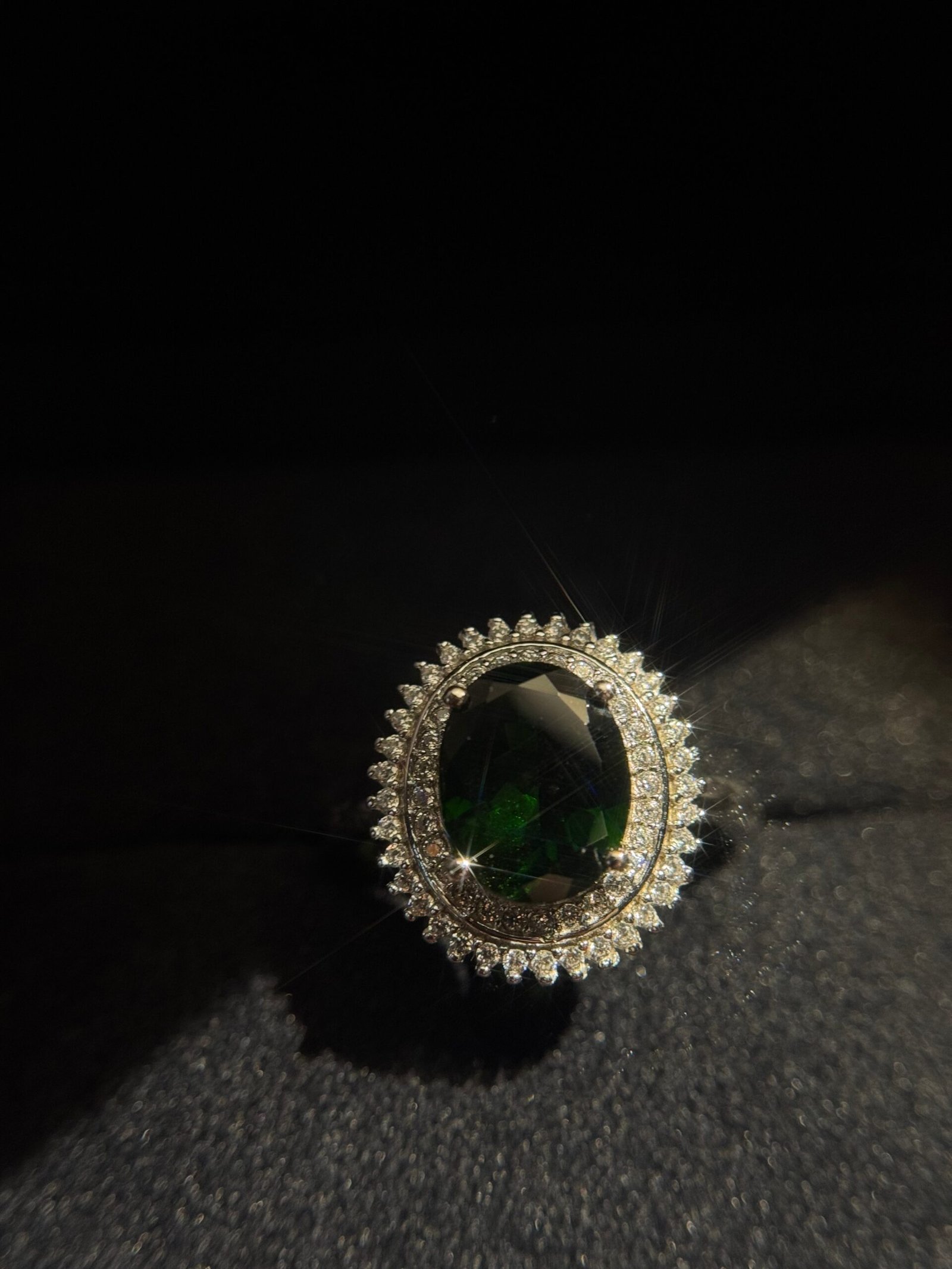 3.25 Ct Natural Diopside Ring in 925 Silver - Adjustable Oval Cut May Birthstone Jewelry, Healing Crystal Ring for Women, Perfect Gift for Mother/Wife/Girlfriend - 图片 3