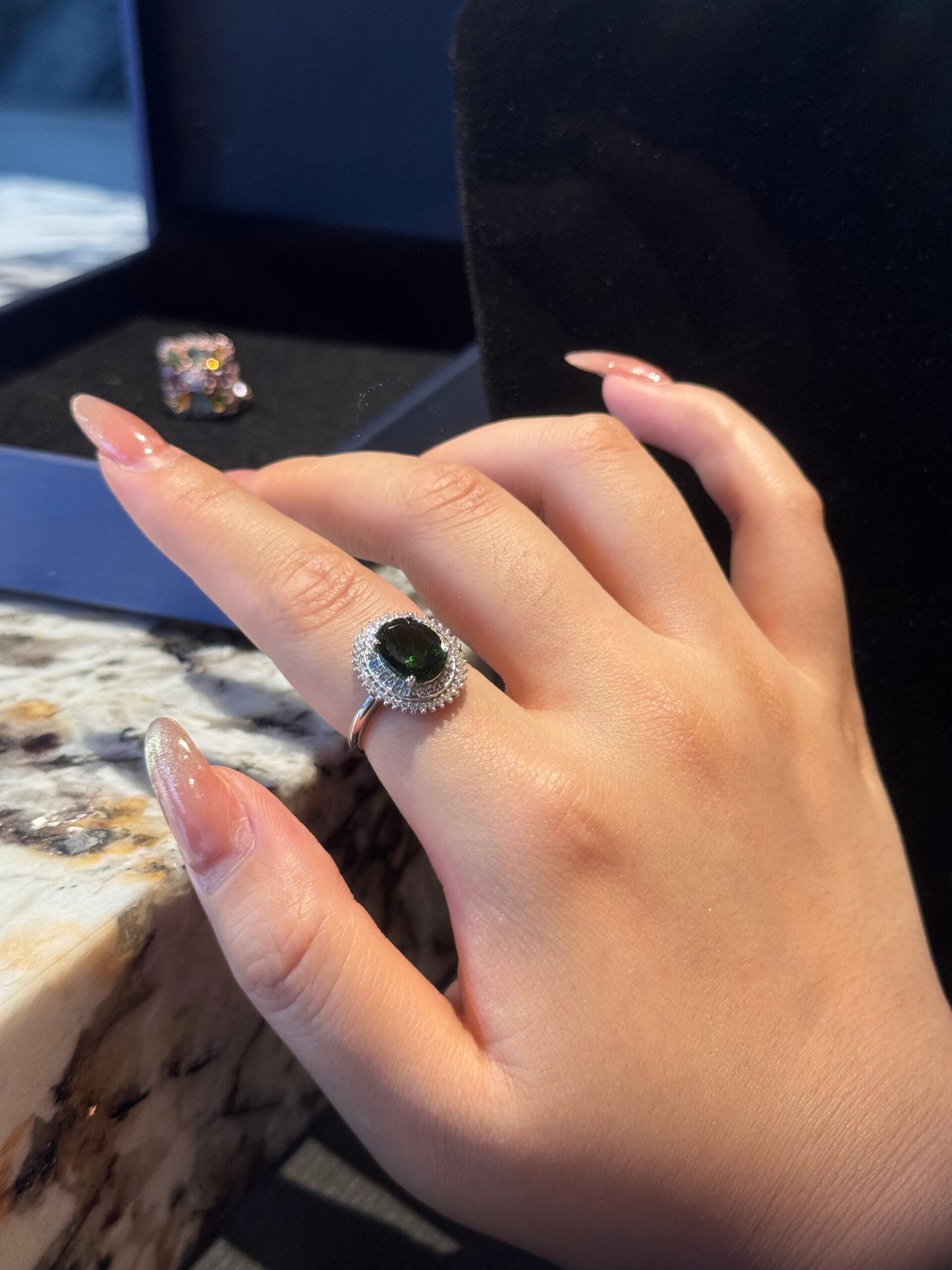 3.25 Ct Natural Diopside Ring in 925 Silver - Adjustable Oval Cut May Birthstone Jewelry, Healing Crystal Ring for Women, Perfect Gift for Mother/Wife/Girlfriend - 图片 4
