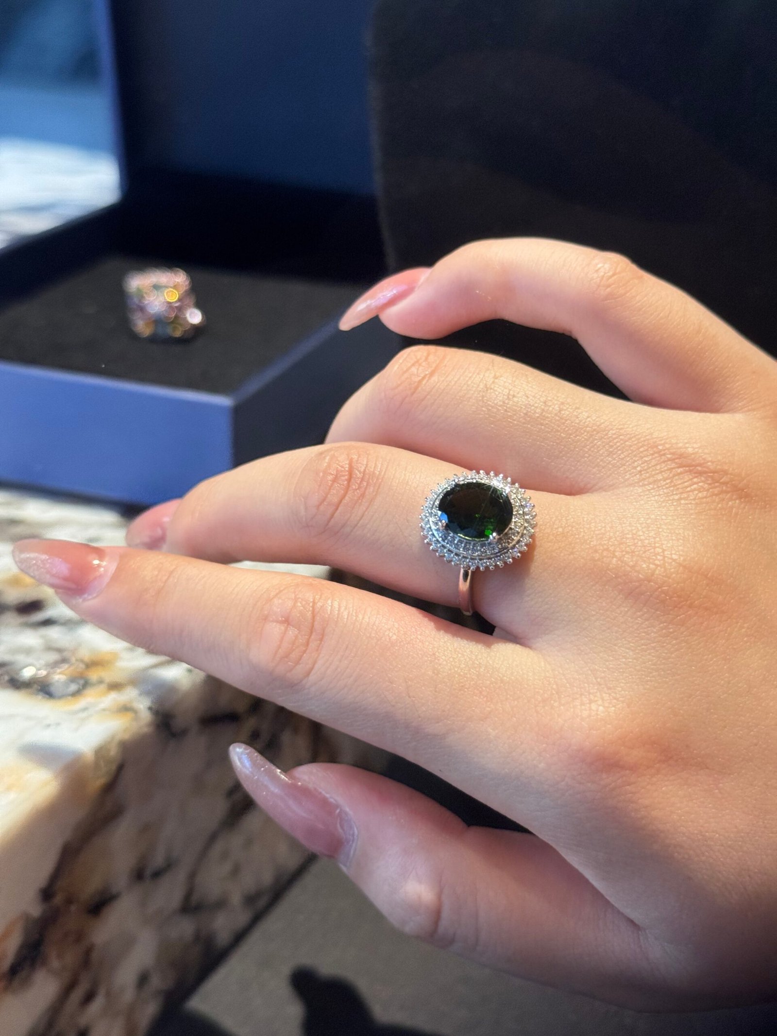 3.25 Ct Natural Diopside Ring in 925 Silver - Adjustable Oval Cut May Birthstone Jewelry, Healing Crystal Ring for Women, Perfect Gift for Mother/Wife/Girlfriend - 图片 6